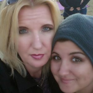 Meet your Posher, Gloria